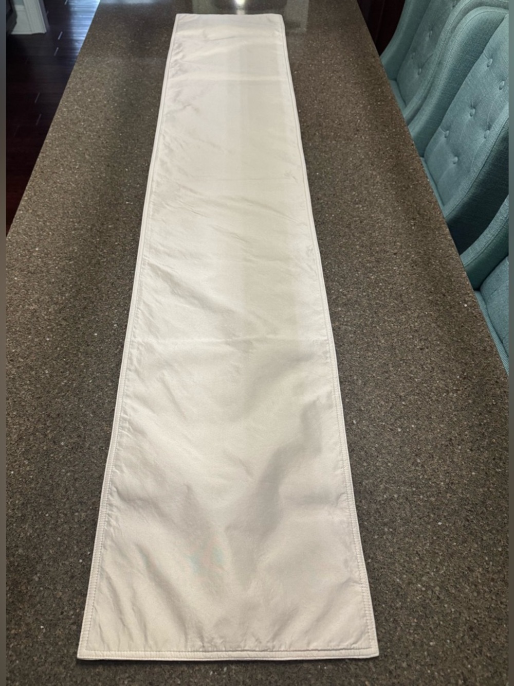 Embroidered Linen Table Runner - Picture 4 of 6